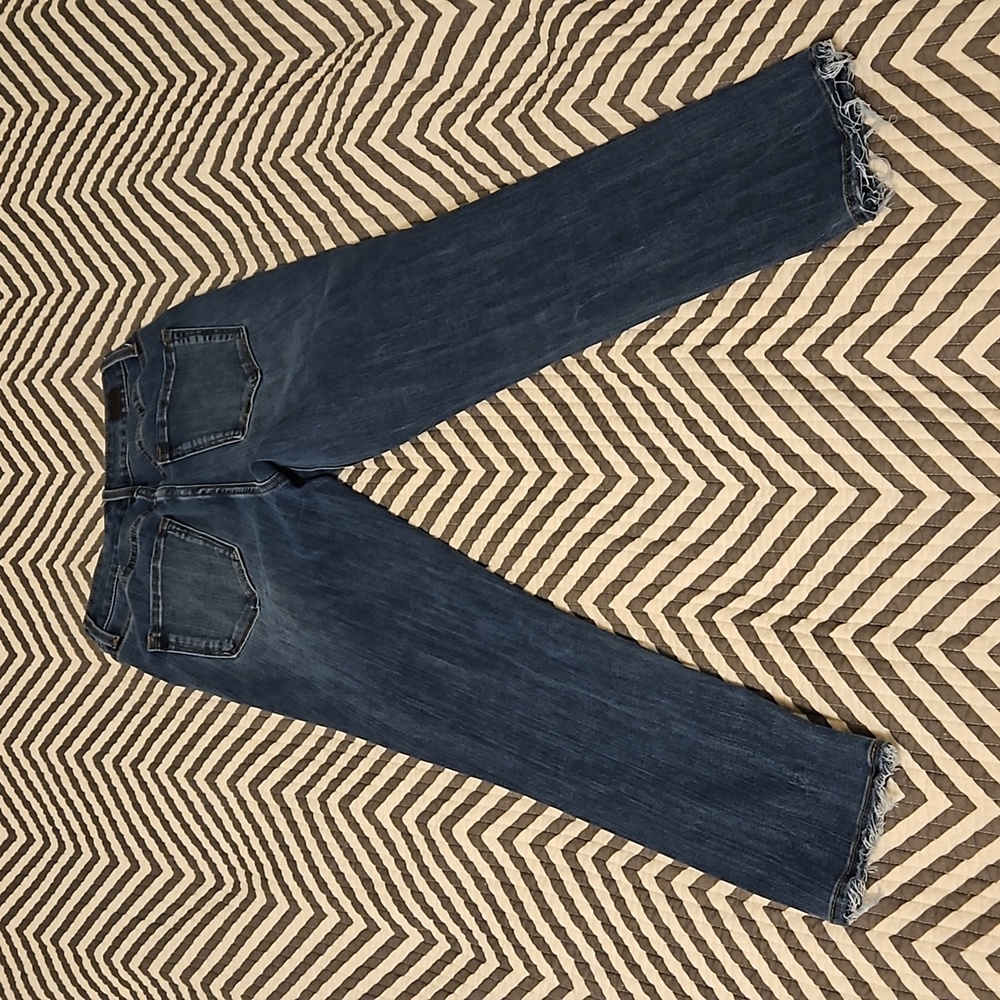 High Rise Button Front Jeans 👖 😍 - Picture 3 of 9